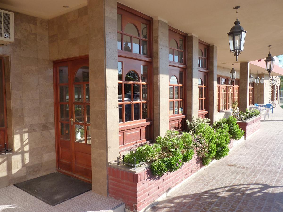 Hotel Quelu Leufu Рио Колорадо Екстериор снимка